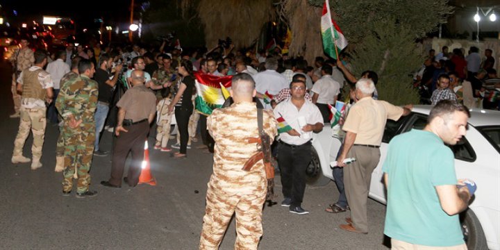 PYD Protestoya Katılan Kürtleri Katletti