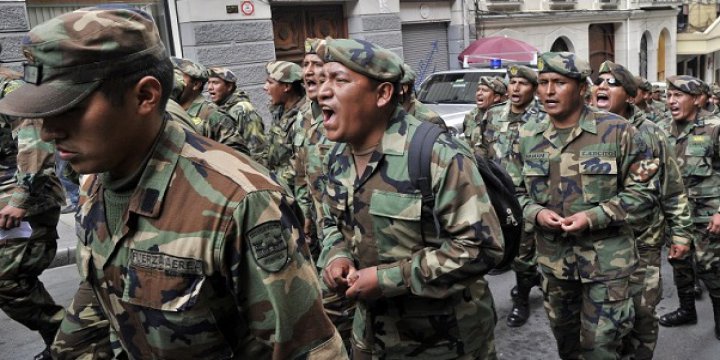 Bolivya'da Subaylara Anti-Emperyalizm Eğitimi