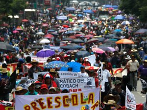 Meksika'da Protestocu Binlerce Öğretmenin İşine Son Verilecek