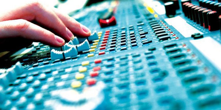 İstanbul’daki 50 Radyo Kapanıyor