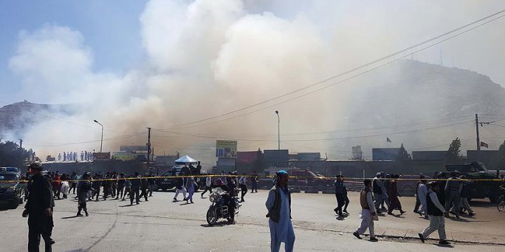 Afganistan'da İş Merkezinde Yangın: 120 Mağaza Kül Oldu
