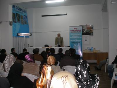 "Müslümanlar ve İslâmî Duruş" konferansı yapıldı