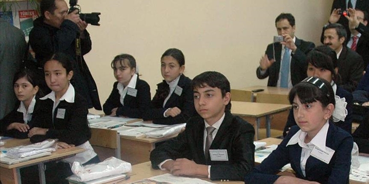 Kazakistan’daki Okullarda Başörtüsü Yasağı!