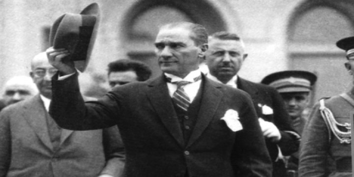 Hakan Albayrak’tan ‘Atatürk Yaşasaydı…’ Güzellemelerine Eleştiri
