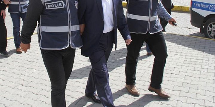Adana’da 7 Hâkim ve Savcı Gözaltına Alındı