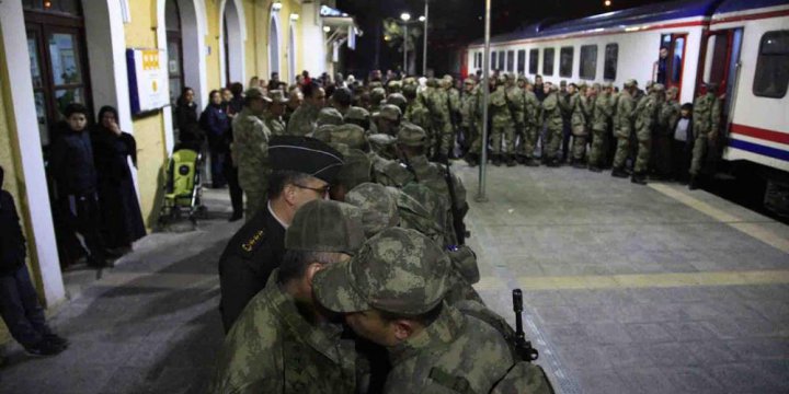 Sınıra Zırhlı Araç Takviyesi Sürüyor