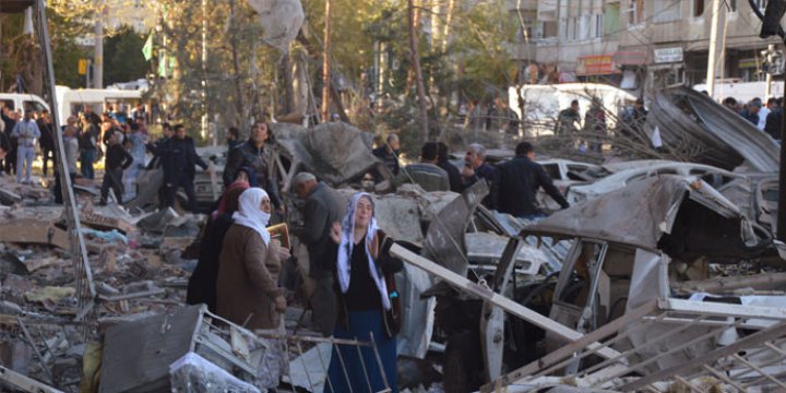 İHC: Bağlar’daki Saldırıda Halk Hedef Alınmıştır…