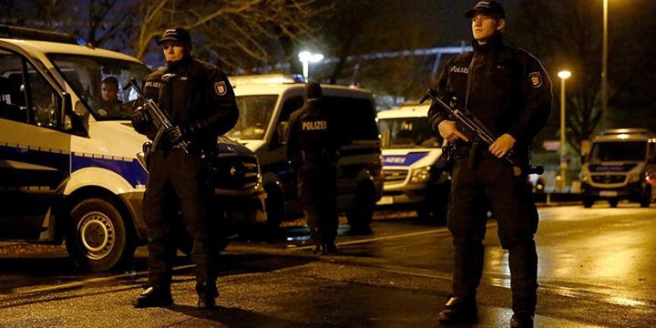 Türkiye’nin Hannover Başkonsolosluğu Personeline Ait Araç Kundaklandı!