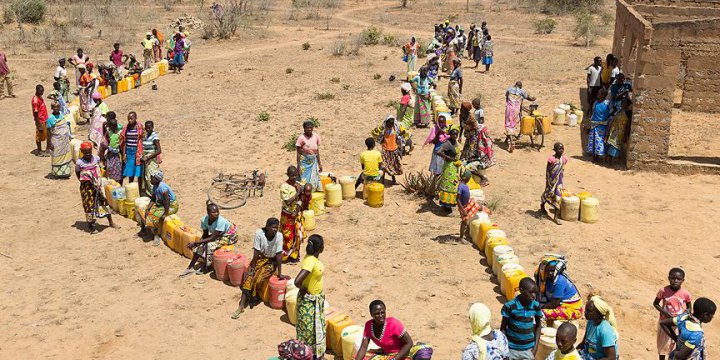 Kenya'da 300 Bin Kişi Bir Yudum Su Bekliyor