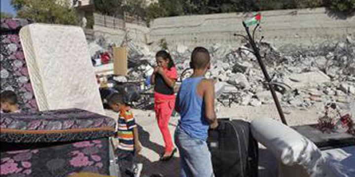 Siyonist İsrail Güçleri Sosyal Etkinlik Merkezini Yıktı