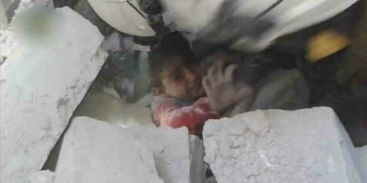 Halep’te Çocuk Hastanesinin Vurulma Anı!