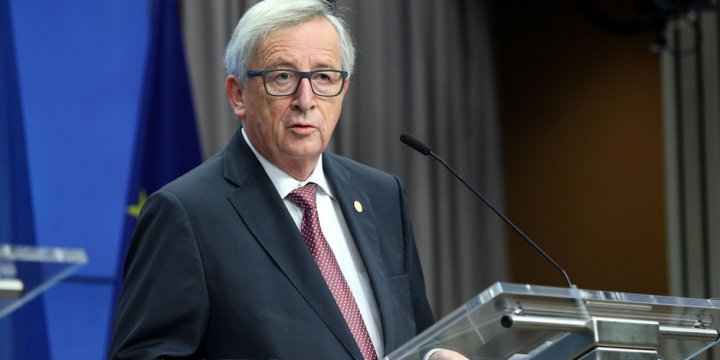 Jean Claude Juncker: Avrupa Türkiye'ye Ders Vermekten Çekinmeli