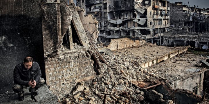 Halep'te 300 Bin Sivil 30 Kilometrekarede Sıkıştı