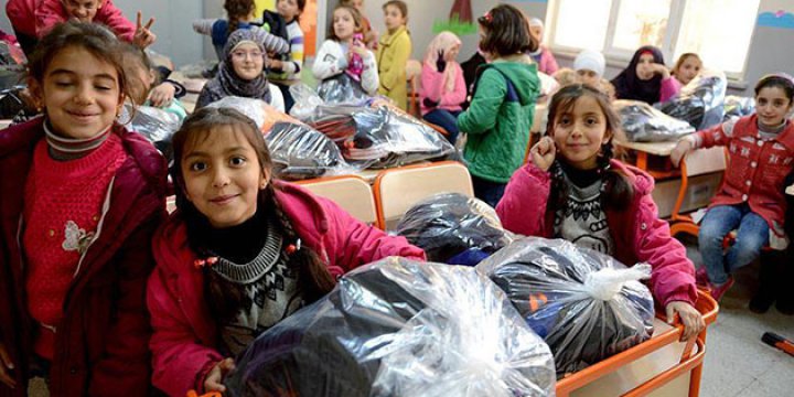 Suriyeli Çocuklara Kışlık Kıyafet Yardımı
