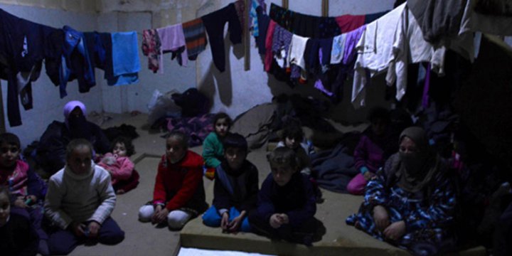 Telafer'den Kaçan Binlerce Türkmen Türkiye Sınırına Ulaştı