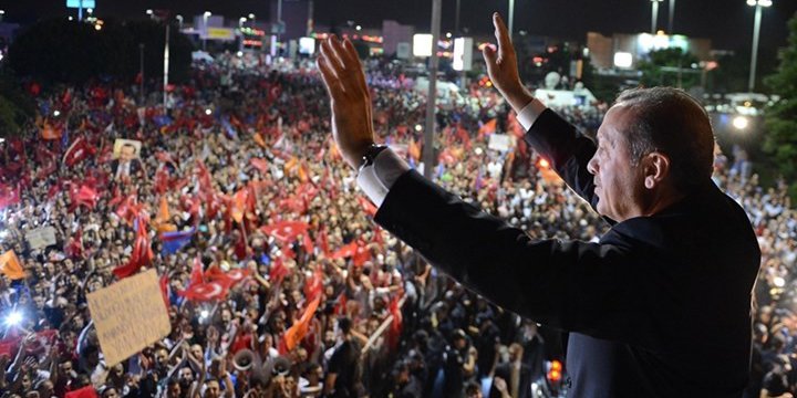 “Seküler ve Muhafazakâr Sıkışma”