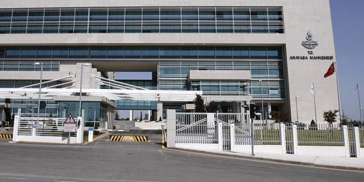 AYM'deki 41 Personel Kamu Görevinden Çıkarıldı