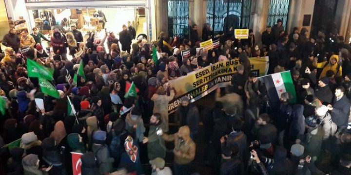 Binlerce Müslüman Halep İçin İstiklal Caddesinde