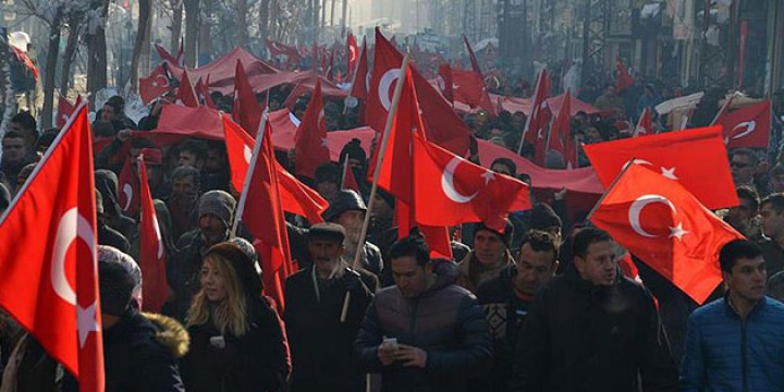 Yüksekova'da Dondurucu Soğukta PKK Protestosu