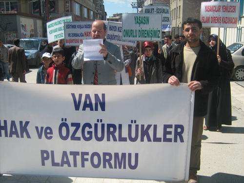 Van’da 136. Başörtüsü Eylemi