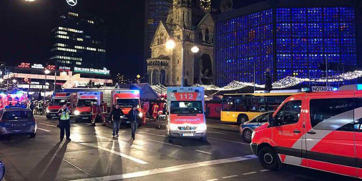Berlin'de Kamyon Pazar Yerine Girdi: 9 Ölü