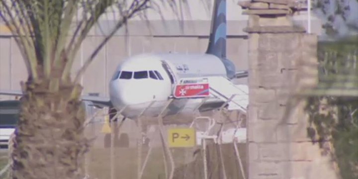 Kaçırılan Libya Uçağında Hava Korsanları Gözaltına Alındı