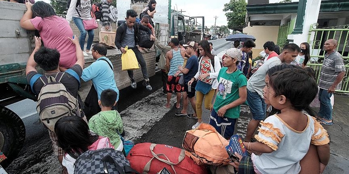 Filipinler’de Tayfun: 76 Bin Kişi Tahliye Edildi