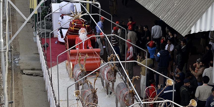 Pakistan’da 27 Kişi Sahte İçkiden Öldü!