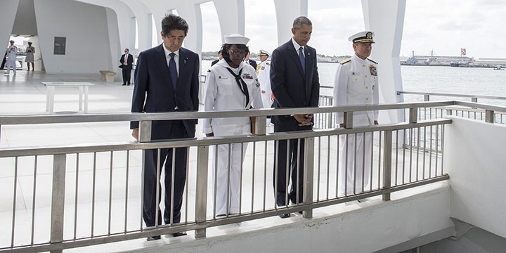 Obama ve Abe, Pearl Harbor’da Buluştu