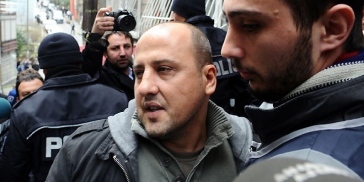 Ahmet Şık Tutuklandı