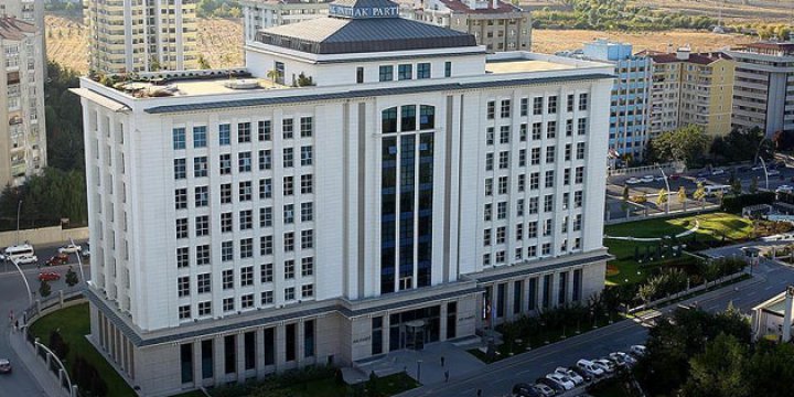 AK Parti'de 149 İsim Liste Dışı Kaldı