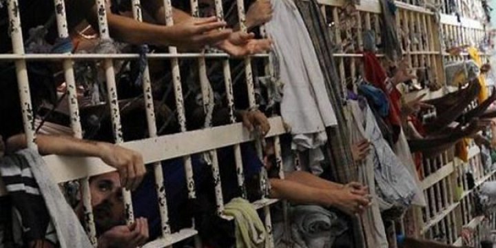 Brezilya'da Yine Hapishane İsyanı: 33 Mahkûm Öldü