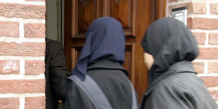 Avusturya’da Bir Eğitim Kurumu “Dini Sembolleri” Yasakladı!