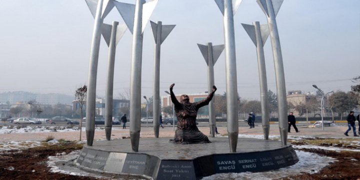 Diyarbakır’daki ‘Roboski Anıtı’ Kayyum Tarafından Kaldırıldı