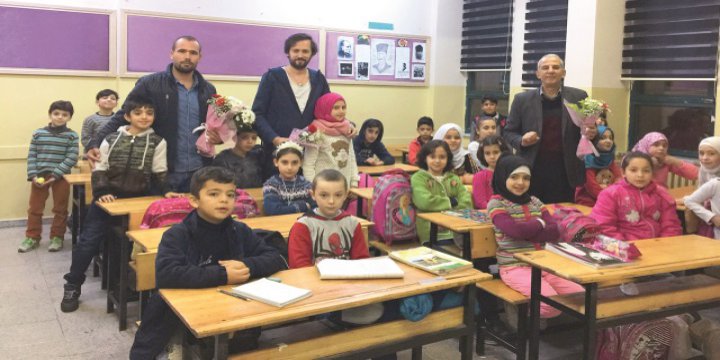 İHH ve Avcılar Emniyeti 100 Suriyeli Çocuğu Okullu Yaptı