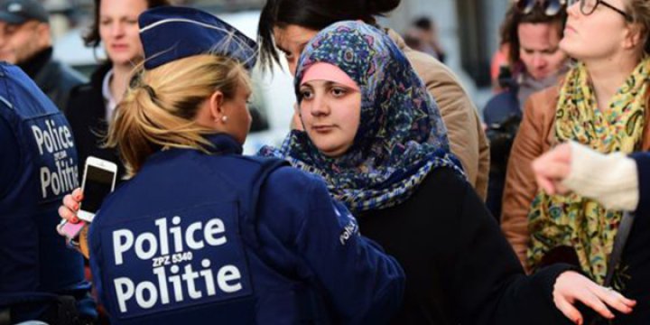 Belçika'da Müslümanlar Tehdit Olarak Görülüyor