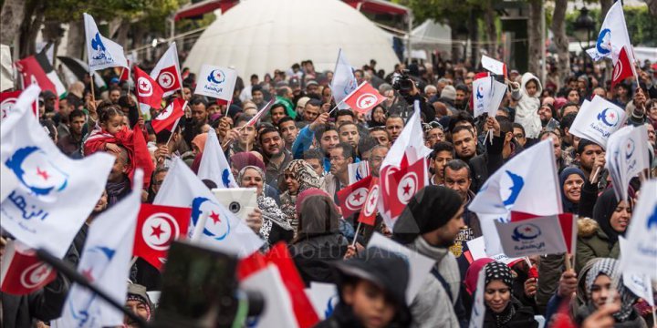 Tunus’ta Yasemin Devrimi’nin 6. Yılında Yürüyüş Gerçekleştirildi