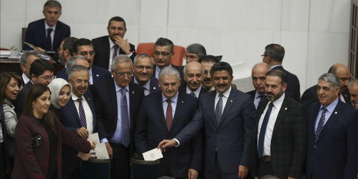 Anayasa Değişikliği Teklifinde 13. Madde Kabul Edildi