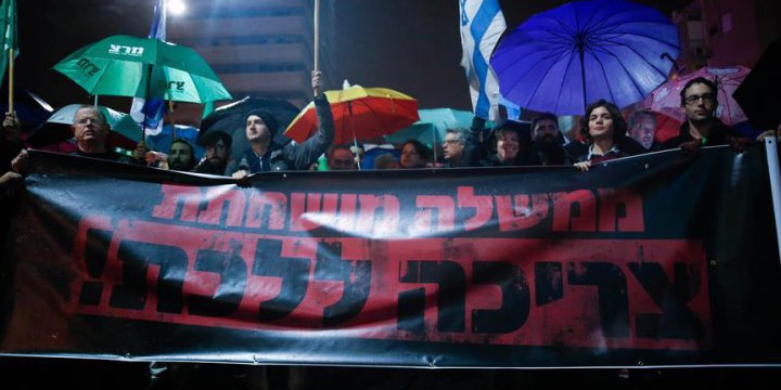 Netanyahu'nun İstifası İçin Yürüdüler
