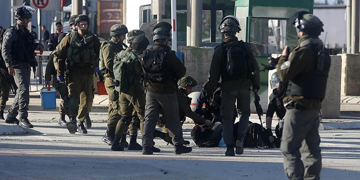 İşgalci İsrail Batı Şeria’da 11 Filistinliyi Gözaltına Aldı!