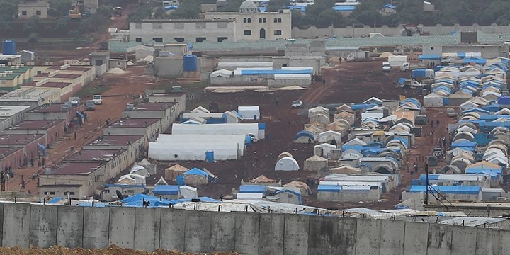Suriye’deki Mülteci Kampında Patlama: 6 Kişi Hayatını Kaybetti!