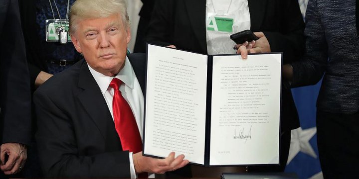 Trump Meksika Sınırına Duvar Örecek
