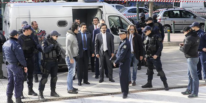 Yunanistan 8 Darbecinin İadesini Reddetti