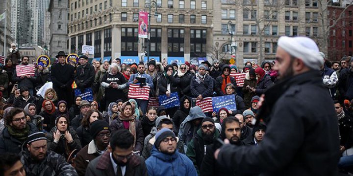 Trump'ın Göçmen ve Müslüman Karşıtı Politikaları Protesto Edildi