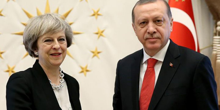 Cumhurbaşkanı Erdoğan, İngiltere Başbakanı May'ı Kabul Etti