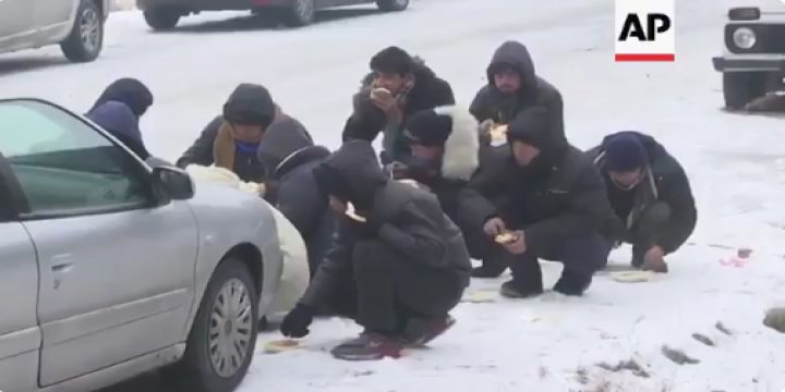 Avrupa'daki Mülteciler -15 Derecedeki Depolarda Ölüme Direniyor