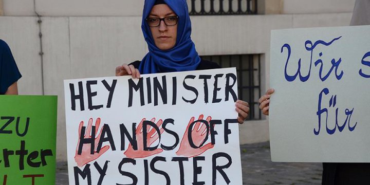 Avusturya'da Müslümanlardan Burka Yasağı Planına Tepki