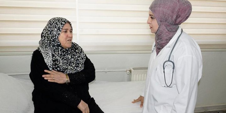 Suriyeli Doktorlarda Beyaz Önlük Heyecanı