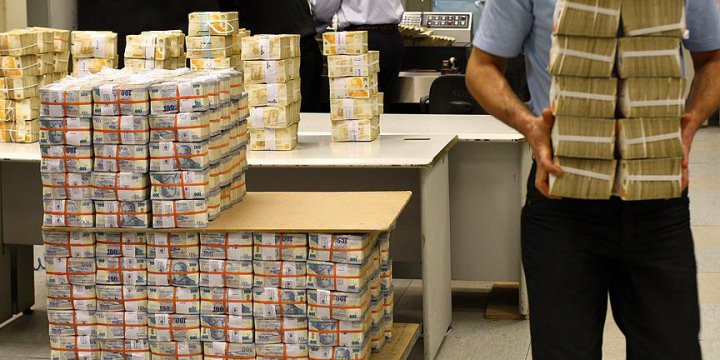 Dolar 7 günde yüzde 10 düştü, TL 19 yılın rekorunu kırdı