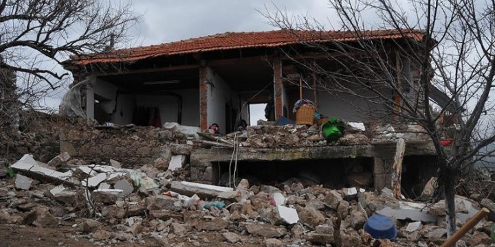 Çanakkale Bir Daha Sallandı